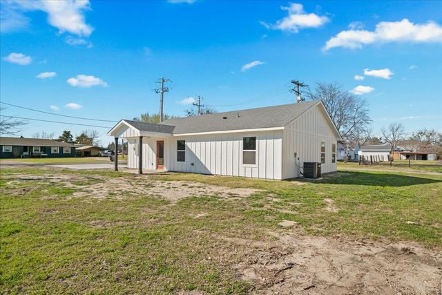 200 Gladys Street, Lone Oak, TX 75453