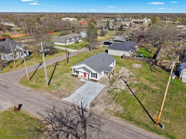 200 Gladys Street, Lone Oak, TX 75453