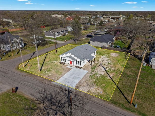 200 Gladys Street, Lone Oak, TX 75453