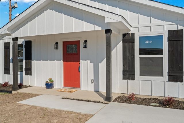 200 Gladys Street, Lone Oak, TX 75453