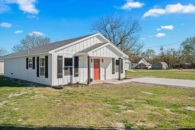 200 Gladys Street, Lone Oak, TX 75453