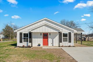 200 Gladys Street, Lone Oak, TX 75453