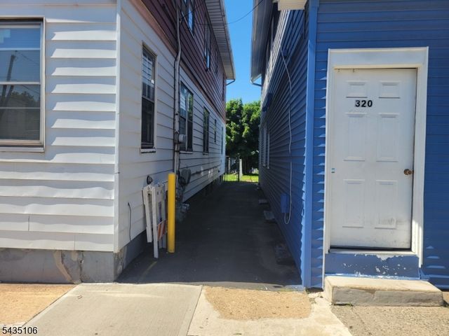 320 Hillside Ave, Hillside Twp., NJ 07205
