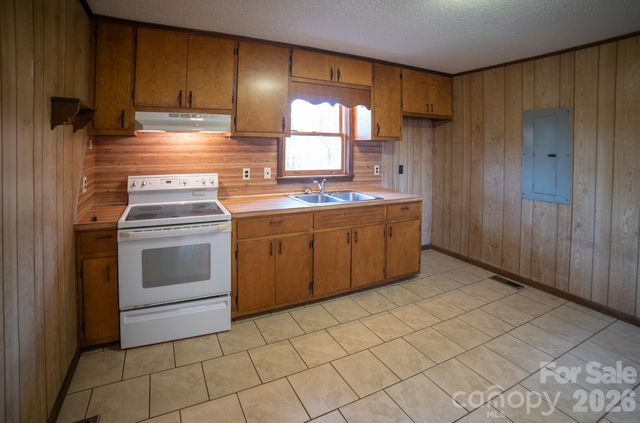 7340 Downs Avenue, Connelly Springs, NC 28612