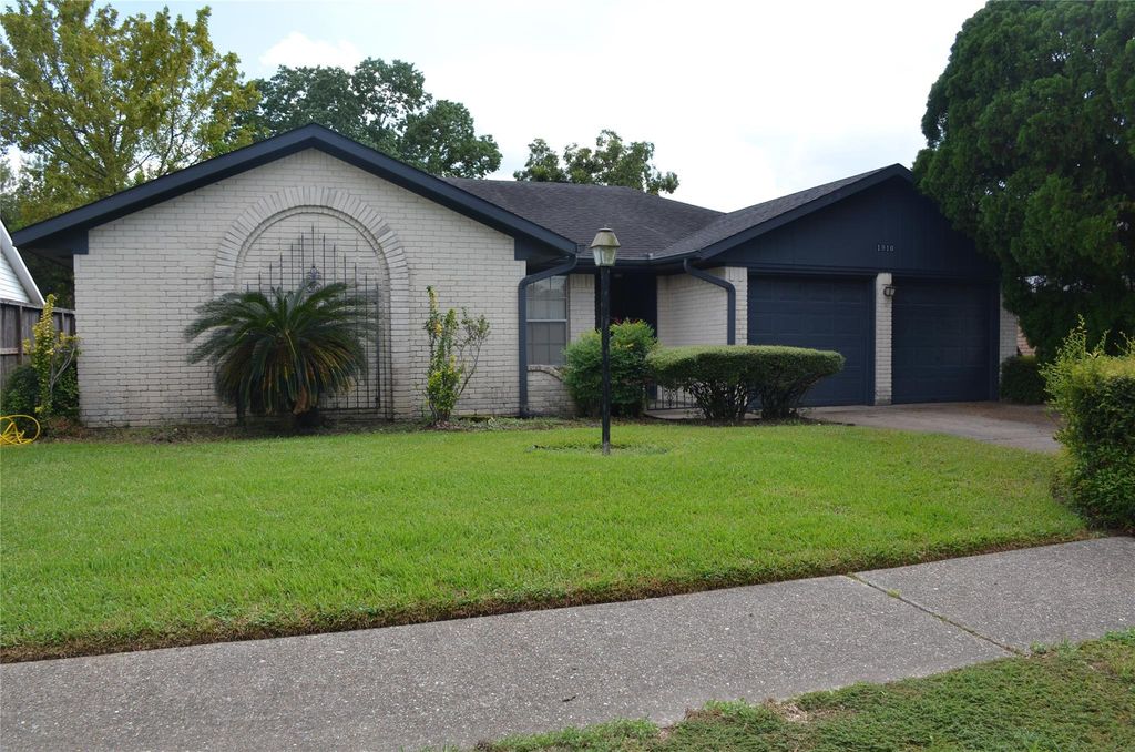 1910 Tulsa Street, Deer Park, TX 77536