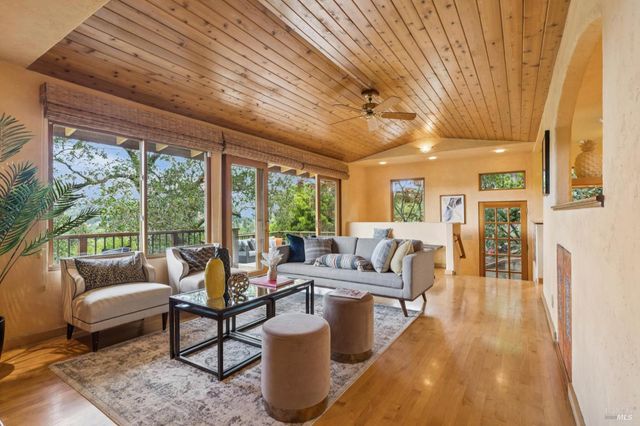 48 Foothill Rd, San Anselmo, CA 94960