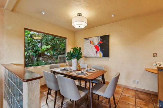 48 Foothill Rd, San Anselmo, CA 94960