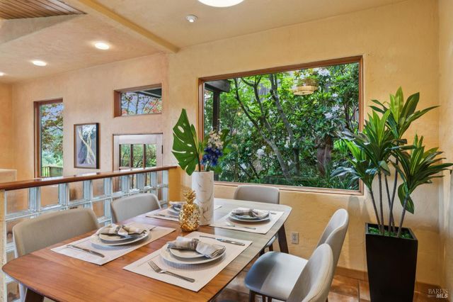 48 Foothill Rd, San Anselmo, CA 94960