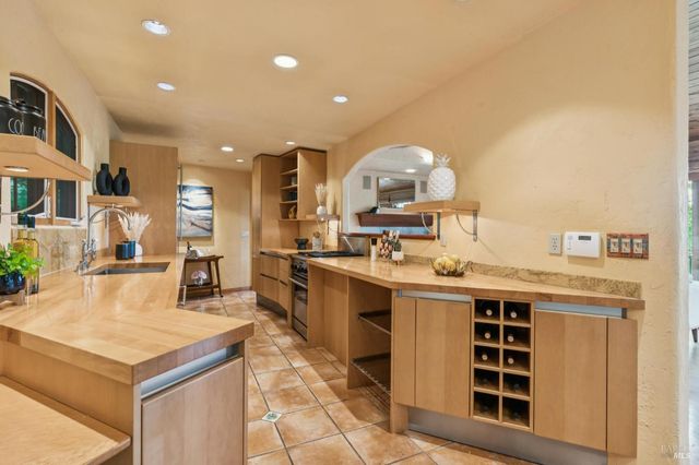 48 Foothill Rd, San Anselmo, CA 94960