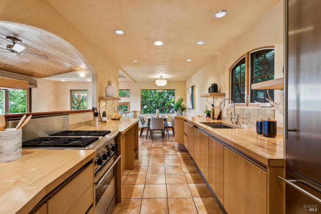 48 Foothill Rd, San Anselmo, CA 94960