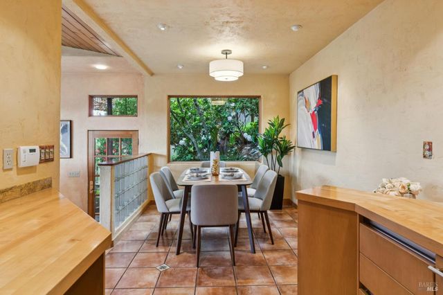 48 Foothill Rd, San Anselmo, CA 94960