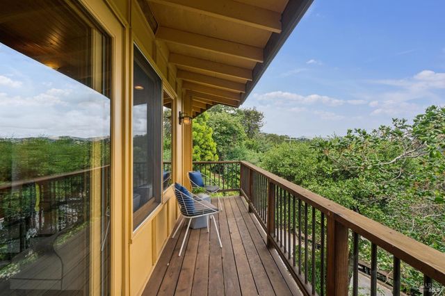 48 Foothill Rd, San Anselmo, CA 94960