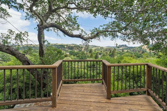 48 Foothill Rd, San Anselmo, CA 94960