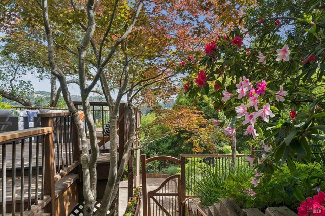 48 Foothill Rd, San Anselmo, CA 94960