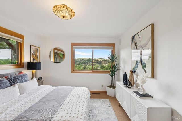 48 Foothill Rd, San Anselmo, CA 94960