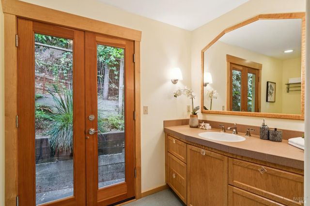 48 Foothill Rd, San Anselmo, CA 94960