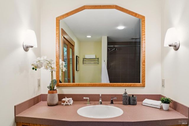 48 Foothill Rd, San Anselmo, CA 94960