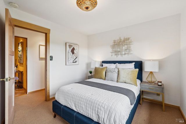 48 Foothill Rd, San Anselmo, CA 94960