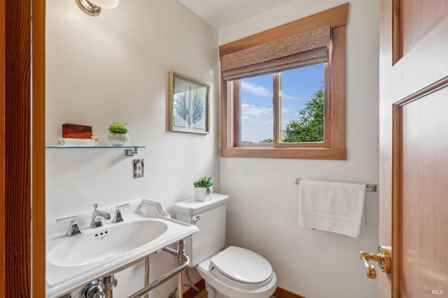 48 Foothill Rd, San Anselmo, CA 94960