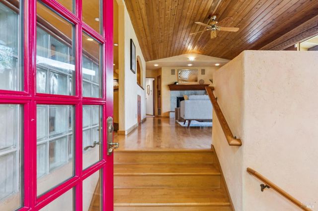 48 Foothill Rd, San Anselmo, CA 94960