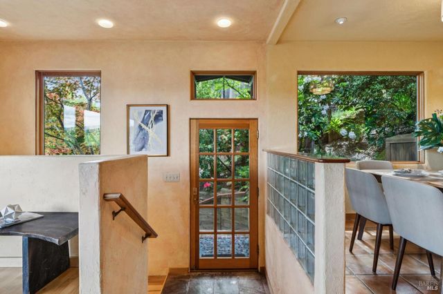 48 Foothill Rd, San Anselmo, CA 94960