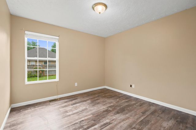631 S Mahn Avenue, Springfield, MO 65802