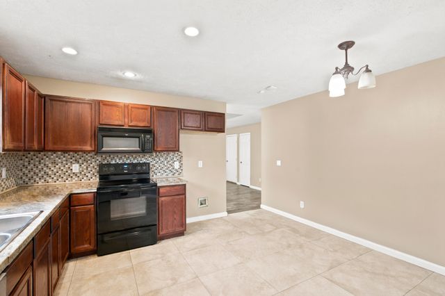 631 S Mahn Avenue, Springfield, MO 65802