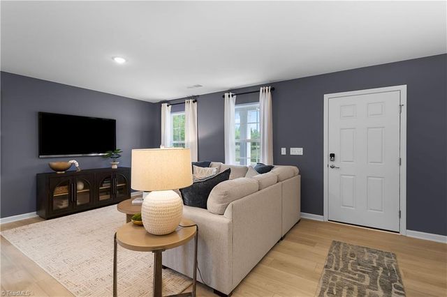 337 Kingscote Way, King, NC 27021