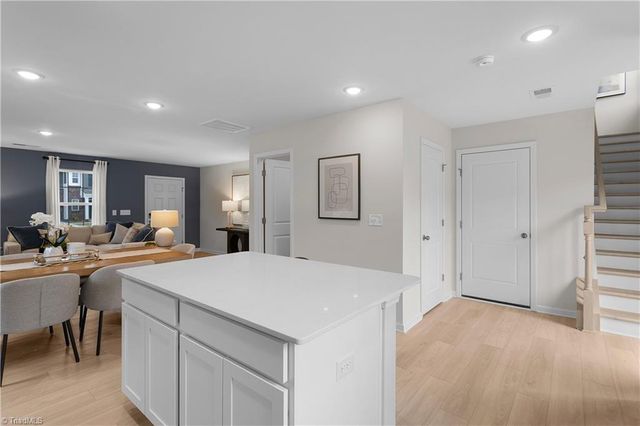 337 Kingscote Way, King, NC 27021