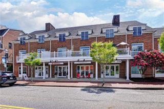 5121 Center St Apt 201, Williamsburg, VA 23188