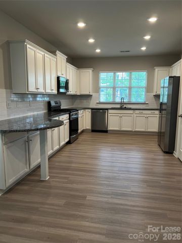 601 Deep River Way, Waxhaw, NC 28173