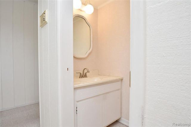 1938 Torquay Avenue, Royal Oak, MI 48073