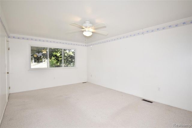 1938 Torquay Avenue, Royal Oak, MI 48073
