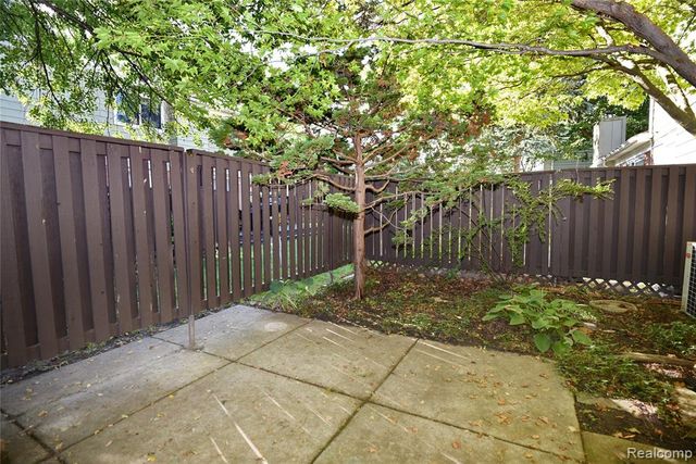 1938 Torquay Avenue, Royal Oak, MI 48073