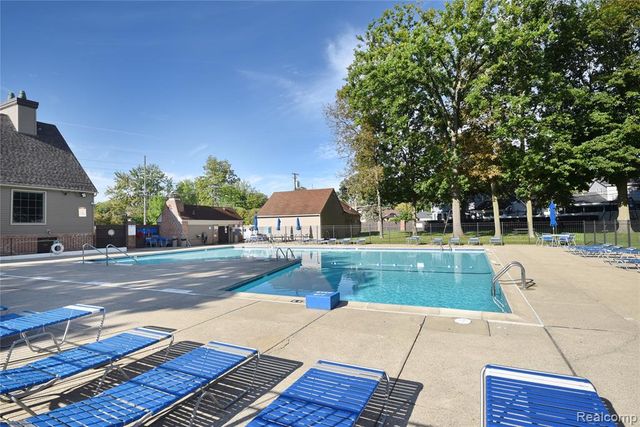 1938 Torquay Avenue, Royal Oak, MI 48073