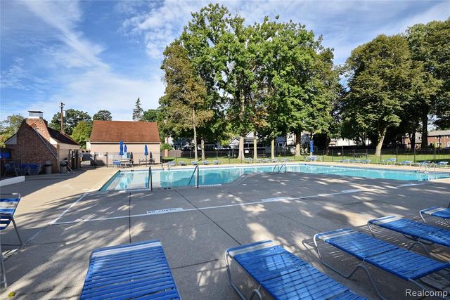 1938 Torquay Avenue, Royal Oak, MI 48073