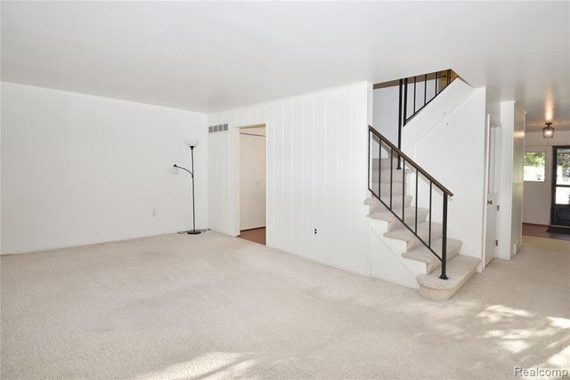 1938 Torquay Avenue, Royal Oak, MI 48073