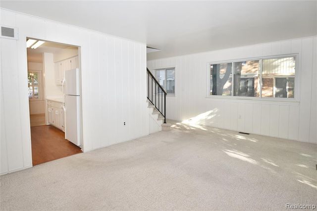 1938 Torquay Avenue, Royal Oak, MI 48073