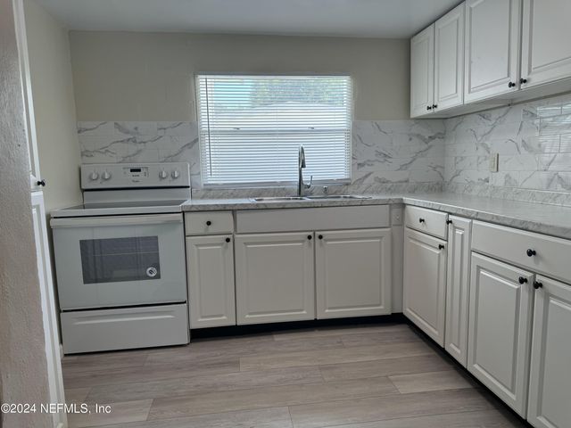 3842 RUBY Drive W, Jacksonville, FL 32246