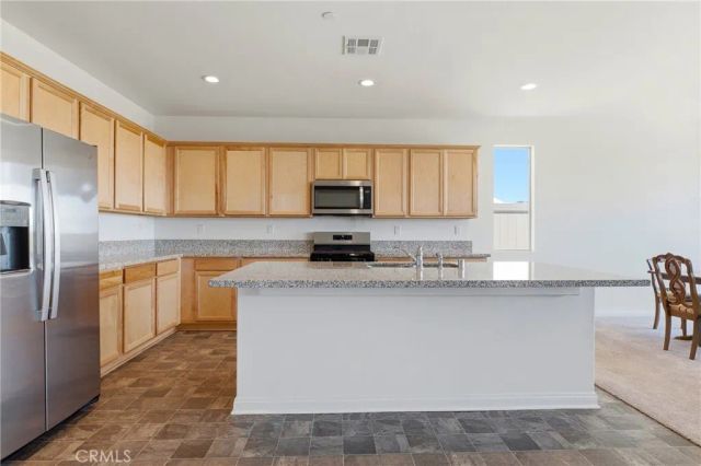 711 Ballesteros, Perris, CA 92571