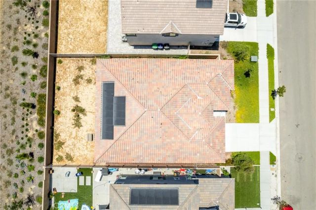 711 Ballesteros, Perris, CA 92571