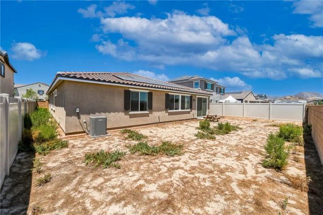 711 Ballesteros, Perris, CA 92571
