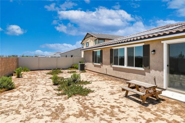 711 Ballesteros, Perris, CA 92571