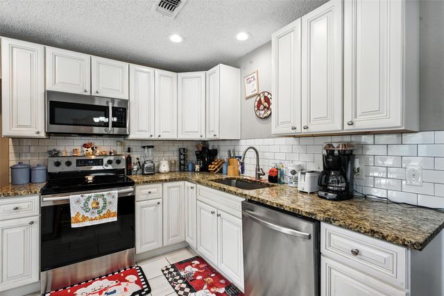 930 Thorton Drive, Cedar Hill, TX 75104