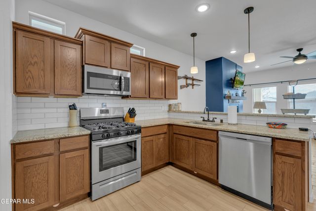 6552 TA SUIL Place, El Paso, TX 79932