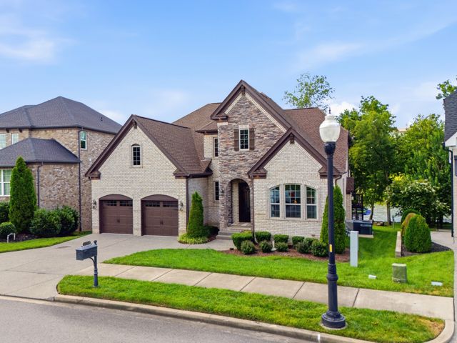 2024 Albatross Way, Gallatin, TN 37066