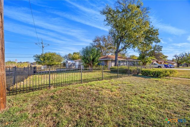 301 E Cherokee Drive, Harker Heights, TX 76548