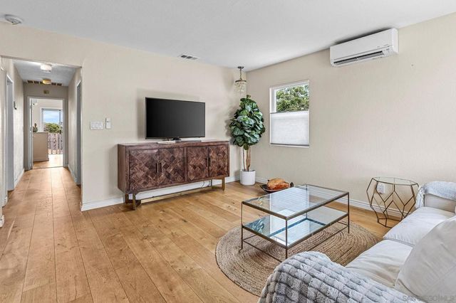 425 8th Street, Imperial Beach, CA 91932