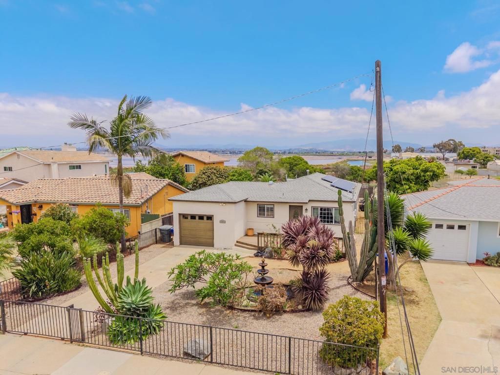 Image 1 of property listing at 425 8th Street, Imperial Beach, CA 91932
