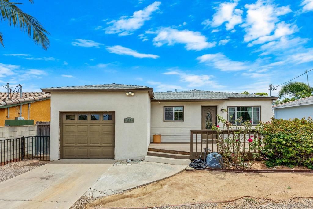 Image 2 of property listing at 425 8th Street, Imperial Beach, CA 91932